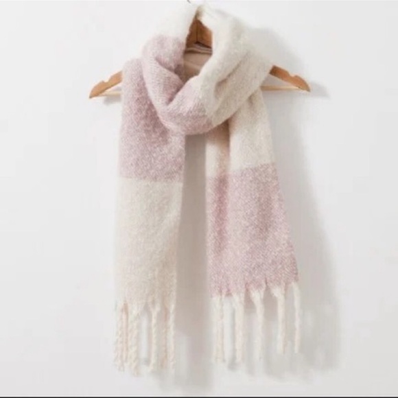 NWT Gentle Fawn Scarf, pink and cream, beautiful warm, cozy fabrication - Picture 1 of 8